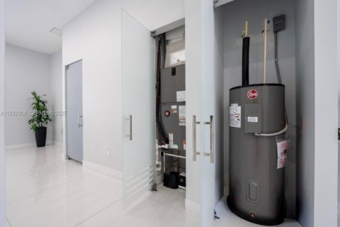 Купить виллу или дом в Майами, Флорида 6 спален, 359.62м2, № 1992217 - фото 26