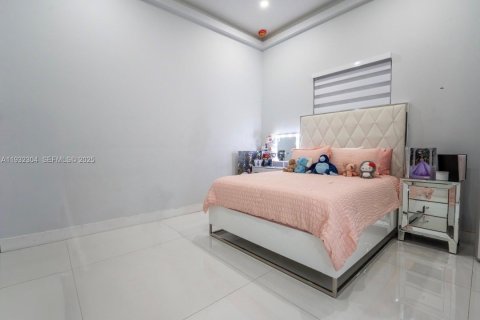 Купить виллу или дом в Майами, Флорида 6 спален, 359.62м2, № 1992217 - фото 24