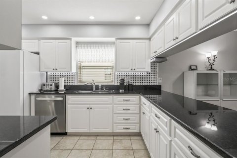Casa en venta en Port Richey, Florida, 2 dormitorios, 115.94 m2 № 1803917 - foto 12