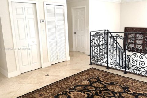 Casa en venta en Miami, Florida, 4 dormitorios, 319.49 m2 № 2057721 - foto 6