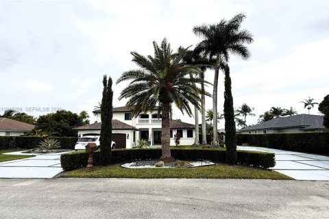 Casa en venta en Miami, Florida, 4 dormitorios, 319.49 m2 № 2057721 - foto 2