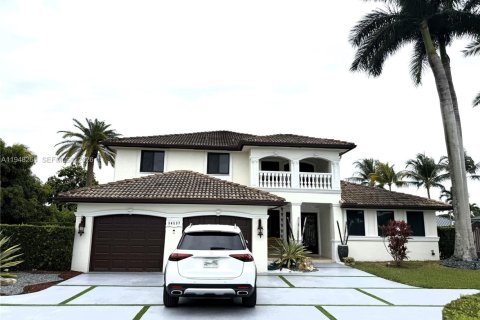 Casa en Miami, Florida 4 dormitorios, 319.49 m2 № 2057721