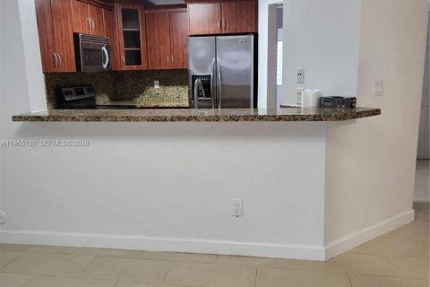 Adosado en venta en Miami, Florida, 3 dormitorios, 133.04 m2 № 2029624 - foto 10