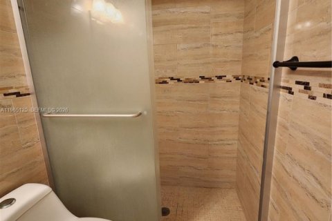 Adosado en venta en Miami, Florida, 3 dormitorios, 133.04 m2 № 2029624 - foto 21