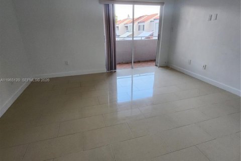 Adosado en venta en Miami, Florida, 3 dormitorios, 133.04 m2 № 2029624 - foto 24