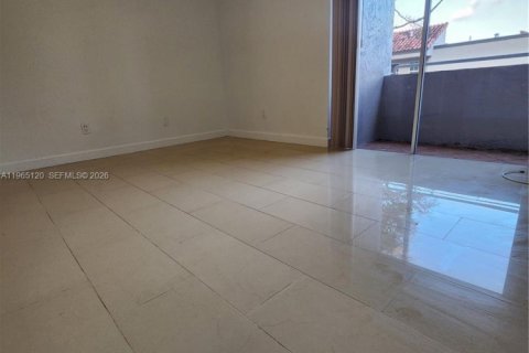 Adosado en venta en Miami, Florida, 3 dormitorios, 133.04 m2 № 2029624 - foto 26