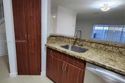 Adosado en venta en Miami, Florida, 3 dormitorios, 133.04 m2 № 2029624 - foto 15