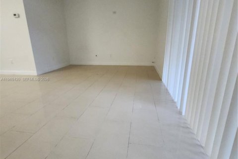 Adosado en venta en Miami, Florida, 3 dormitorios, 133.04 m2 № 2029624 - foto 7