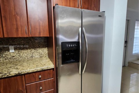 Adosado en venta en Miami, Florida, 3 dormitorios, 133.04 m2 № 2029624 - foto 14