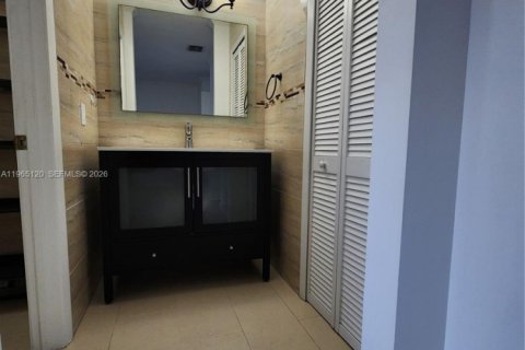 Adosado en venta en Miami, Florida, 3 dormitorios, 133.04 m2 № 2029624 - foto 27