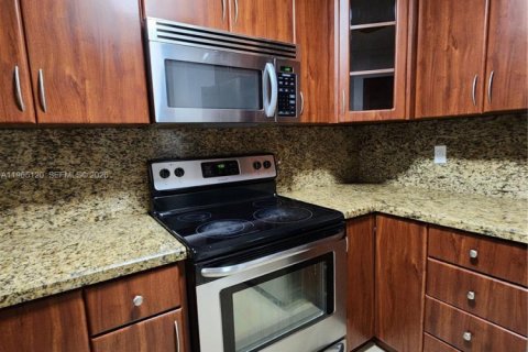 Adosado en venta en Miami, Florida, 3 dormitorios, 133.04 m2 № 2029624 - foto 13