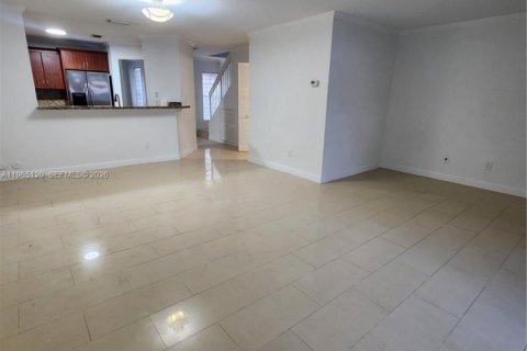Adosado en venta en Miami, Florida, 3 dormitorios, 133.04 m2 № 2029624 - foto 6