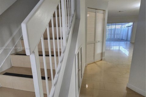 Adosado en venta en Miami, Florida, 3 dormitorios, 133.04 m2 № 2029624 - foto 22