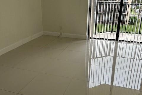 Condo in Pompano Beach, Florida, 1 bedroom № 2082012 - photo 21