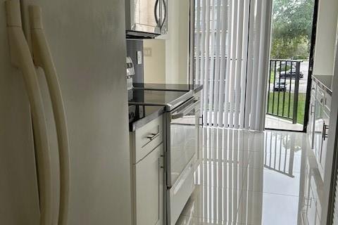 Condo in Pompano Beach, Florida, 1 bedroom № 2082012 - photo 20