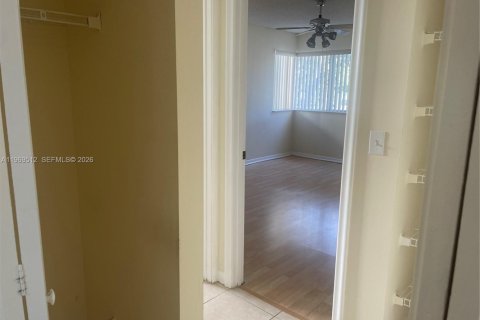 Copropriété à louer à Lake Worth, Floride: 2 chambres, 100.33 m2 № 2033135 - photo 11