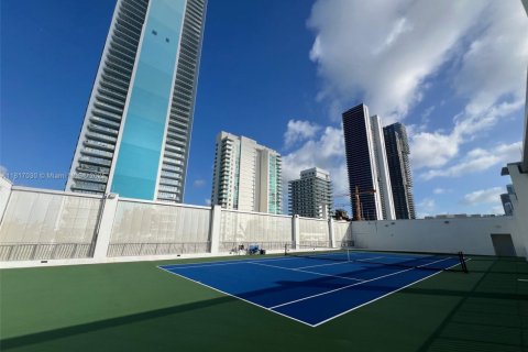 Condo in Miami, Florida, 1 bedroom  № 2017268 - photo 2