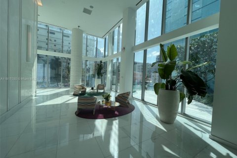 Condo in Miami, Florida, 1 bedroom  № 2017268 - photo 30