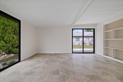 Villa ou maison à vendre à Holiday, Floride: 3 chambres, 129.32 m2 № 2388357 - photo 17