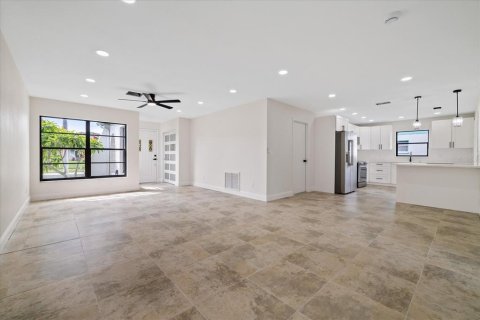 Villa ou maison à vendre à Holiday, Floride: 3 chambres, 129.32 m2 № 2388357 - photo 11