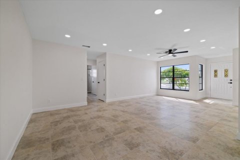 Villa ou maison à vendre à Holiday, Floride: 3 chambres, 129.32 m2 № 2388357 - photo 9