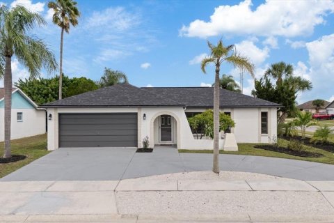 Villa ou maison à Holiday, Floride 3 chambres, 129.32 m2 № 2388357