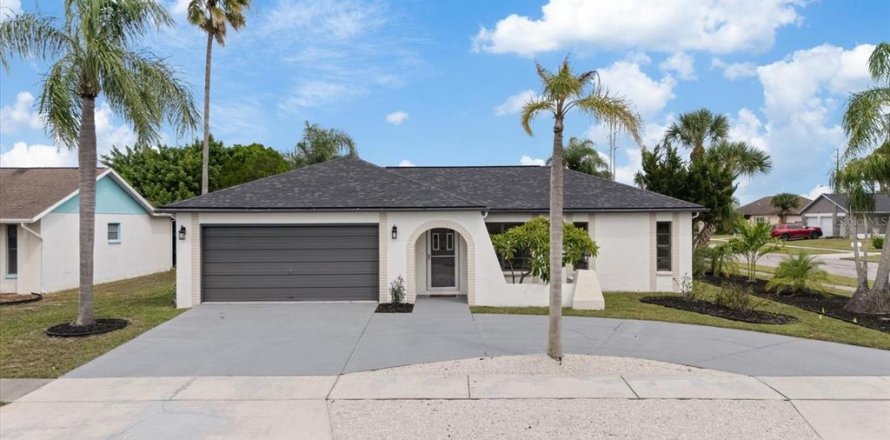 Villa ou maison à Holiday, Floride 3 chambres, 129.32 m2 № 2388357