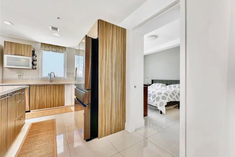 Condominio en alquiler en Miami Beach, Florida, 3 dormitorios, 114.27 m2 № 1954381 - foto 8