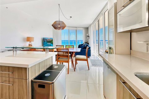 Condominio en alquiler en Miami Beach, Florida, 3 dormitorios, 114.27 m2 № 1954381 - foto 6