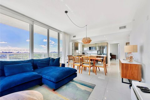 Condominio en alquiler en Miami Beach, Florida, 3 dormitorios, 114.27 m2 № 1954381 - foto 12