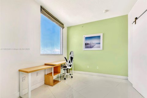 Condominio en alquiler en Miami Beach, Florida, 3 dormitorios, 114.27 m2 № 1954381 - foto 25