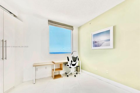 Condominio en alquiler en Miami Beach, Florida, 3 dormitorios, 114.27 m2 № 1954381 - foto 24