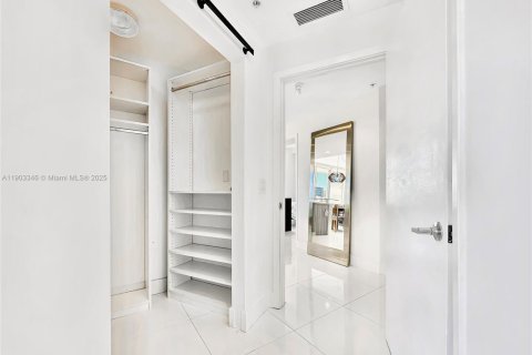 Condominio en alquiler en Miami Beach, Florida, 3 dormitorios, 114.27 m2 № 1954381 - foto 22