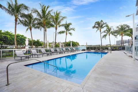 Condominio en alquiler en Miami Beach, Florida, 3 dormitorios, 114.27 m2 № 1954381 - foto 29