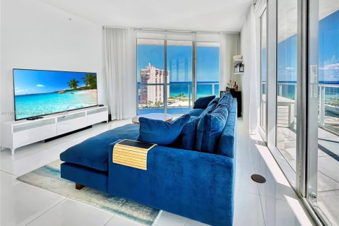 Condominio en alquiler en Miami Beach, Florida, 3 dormitorios, 114.27 m2 № 1954381 - foto 10