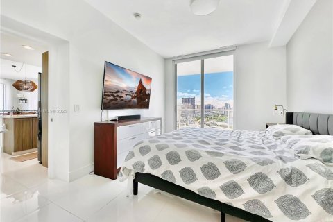 Condominio en alquiler en Miami Beach, Florida, 3 dormitorios, 114.27 m2 № 1954381 - foto 14