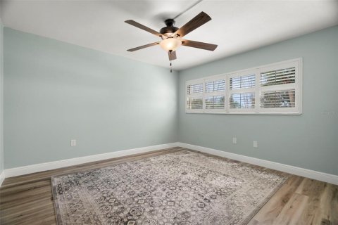 Condo in Saint Petersburg, Florida, 1 bedroom  № 1906525 - photo 18