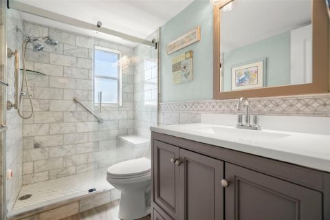 Condo in Saint Petersburg, Florida, 1 bedroom  № 1906525 - photo 16