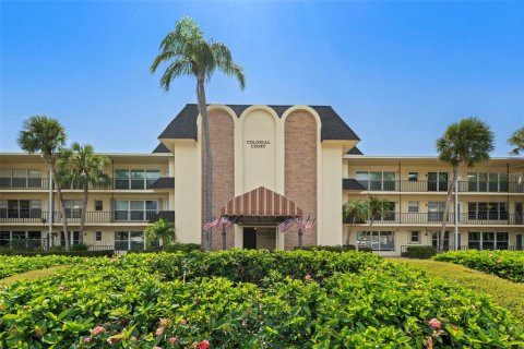 Condo in Saint Petersburg, Florida, 1 bedroom  № 1906525 - photo 25