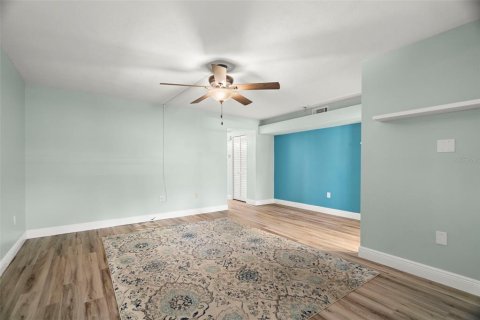 Condo in Saint Petersburg, Florida, 1 bedroom  № 1906525 - photo 7