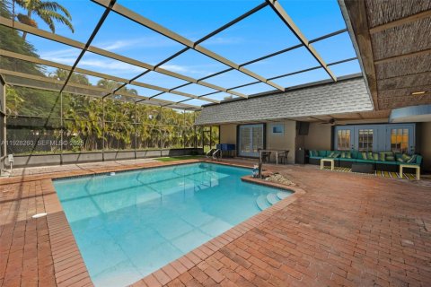 Casa en venta en Homestead, Florida, 5 dormitorios, 328.78 m2 № 1990958 - foto 14