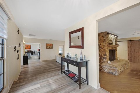 Casa en venta en Homestead, Florida, 5 dormitorios, 328.78 m2 № 1990958 - foto 18