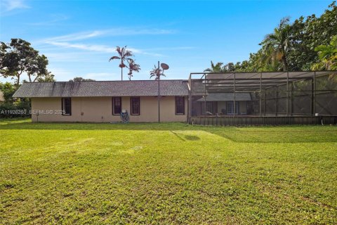 Casa en venta en Homestead, Florida, 5 dormitorios, 328.78 m2 № 1990958 - foto 9