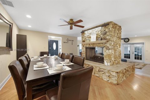 Casa en venta en Homestead, Florida, 5 dormitorios, 328.78 m2 № 1990958 - foto 20