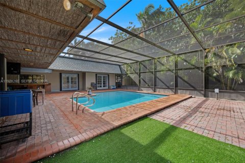 Casa en venta en Homestead, Florida, 5 dormitorios, 328.78 m2 № 1990958 - foto 11