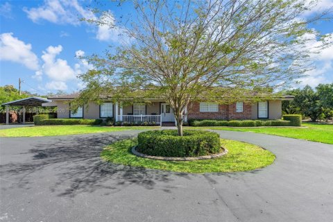 Дом в Хомстед, Флорида 3 спальни, 182м2 № 2041205