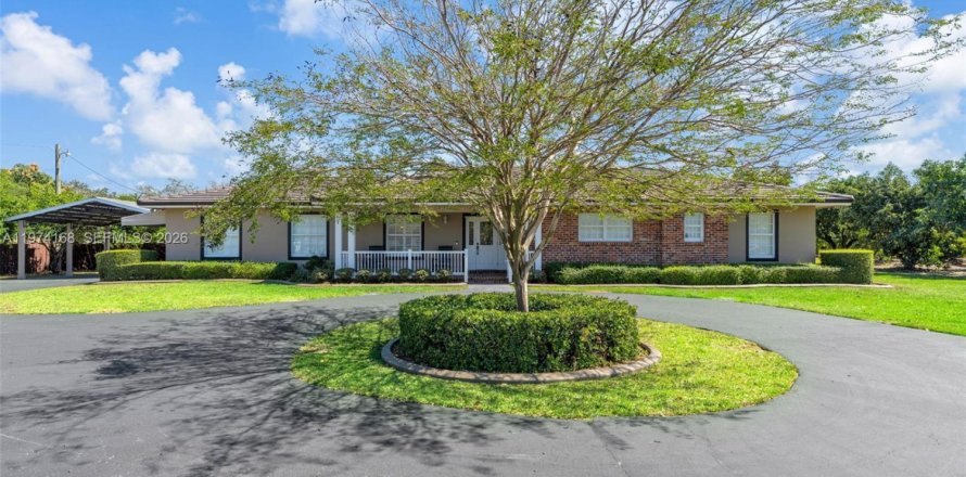 Дом в Хомстед, Флорида 3 спальни, 182м2 № 2041205