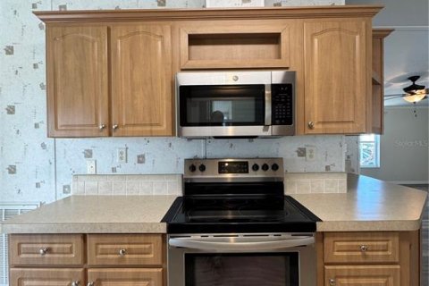 Снять в аренду виллу или дом в Хейнс-Сити, Флорида 3 спальни, 124.86м2, № 2091495 - фото 10