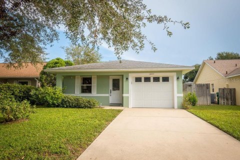 Casa en Eustis, Florida 3 dormitorios, 105.91 m2 № 2369713