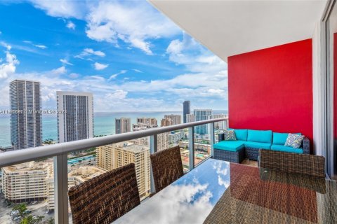 Condominio en venta en Hallandale Beach, Florida, 3 dormitorios, 146.51 m2 № 1939559 - foto 28